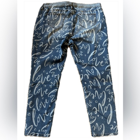 Ashley Stewart Love Print Jeans Sz 20 NWT - Picture 2 of 3